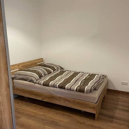 Apartment In Zentraler Lage Mit Privatparkplatz Grafenwohr Extérieur photo