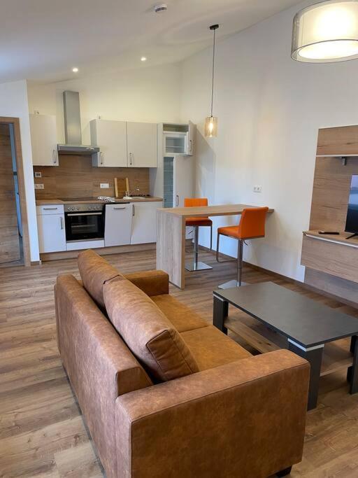 Apartment In Zentraler Lage Mit Privatparkplatz Grafenwohr Extérieur photo